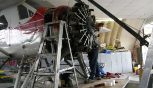 Dehavilland DHC-2 Beaver engine change